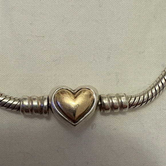 7 inch pandora bracelet with 14 k gold heart - Picture 2 of 2